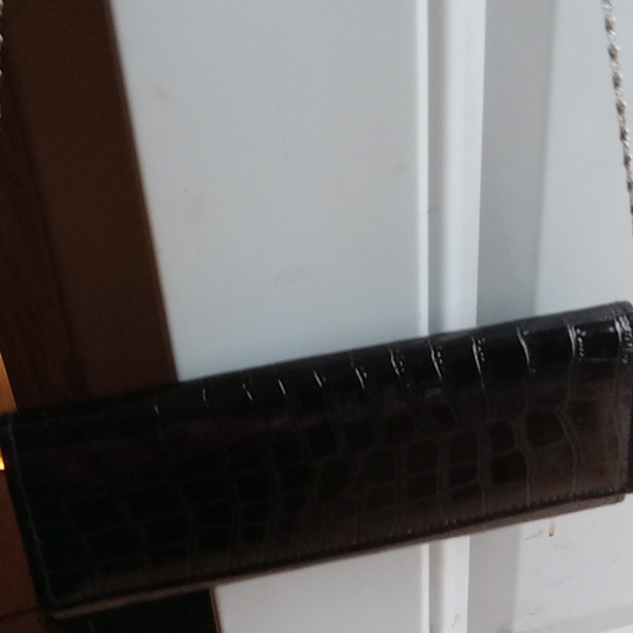 Ladies patten leather crossbody clutch nwt - Picture 5 of 9